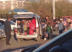 孩子们的校车